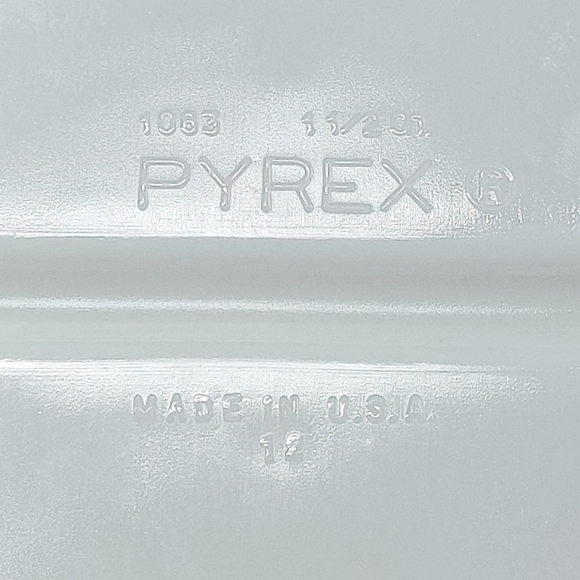 Set of 2 Divided Dishes, FIRE-KING 468 & PYREX 1063 Opal White Milk Glass, Oval - Picture 12 of 16